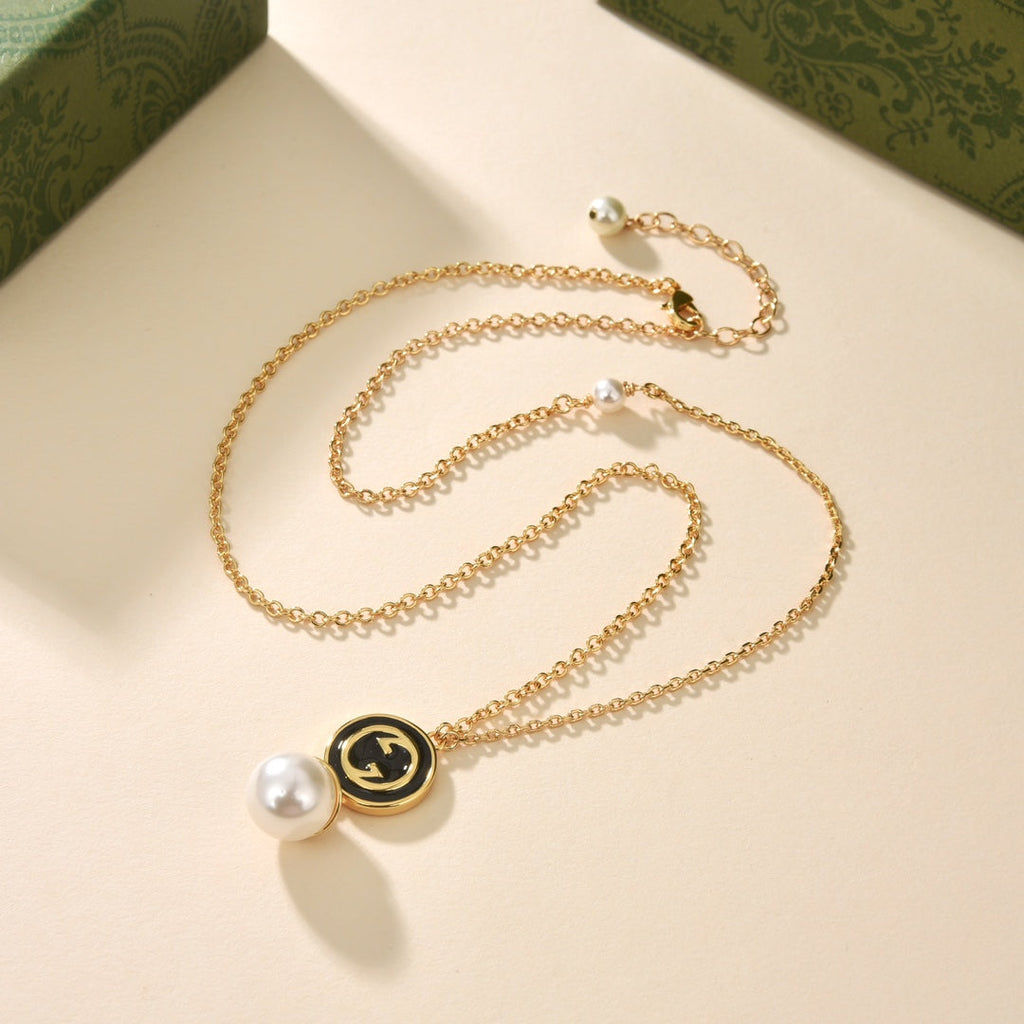 18K Gucci Blondie Pendant Necklace