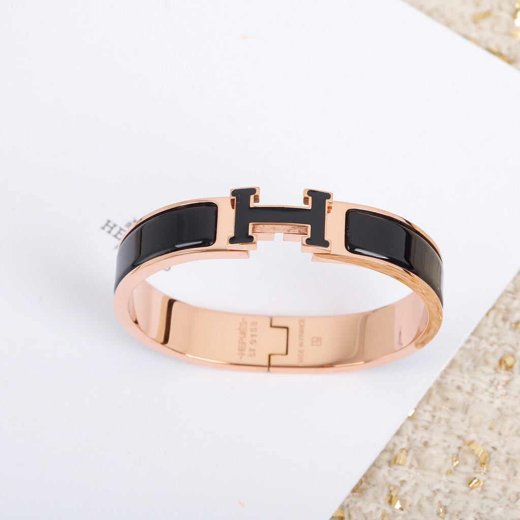 18K Clic Hermes Black Bracelet
