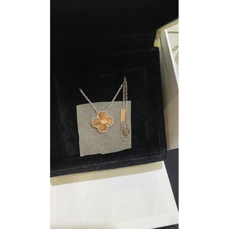 18K Van Cleef & Arpels Vintage Alhambra Holiday Pendant Necklace