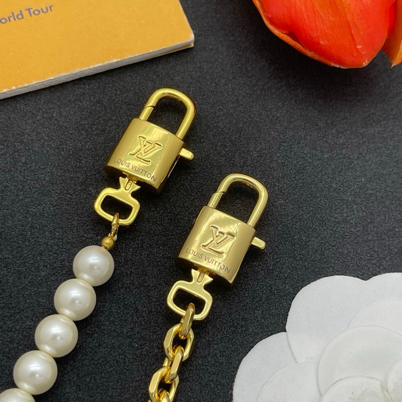18K Louis Vuitton Pearl & Gold Chain Bracelet Set