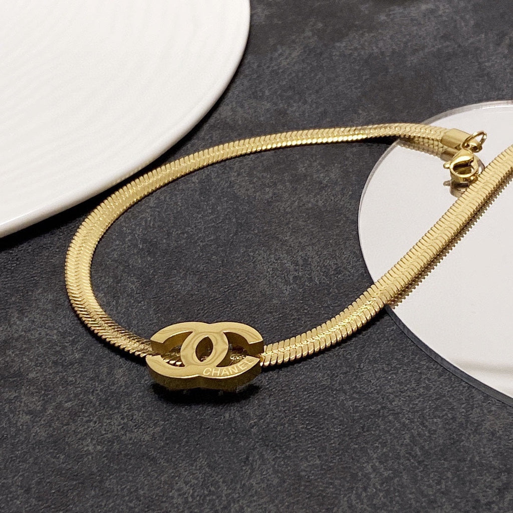 18K Chanel Gold Chain Choker Necklace
