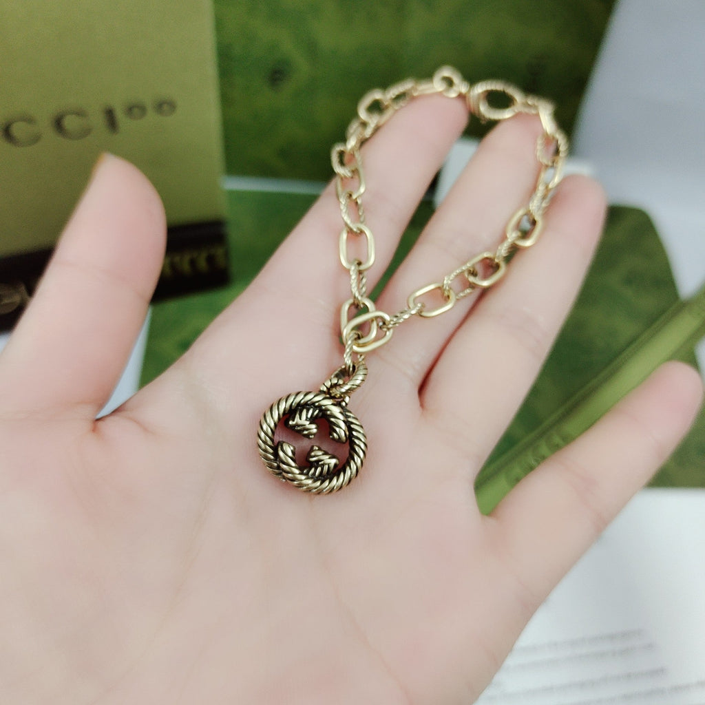 18K Gucci Striped Pendant Bracelet