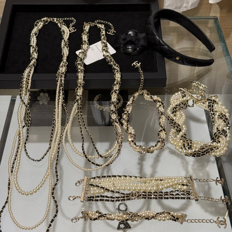 18K Chanel Pearls Choker Gold Necklace