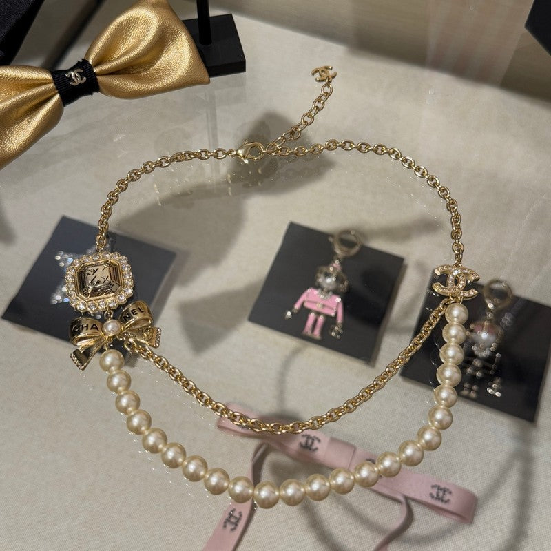 18K Chanel 25K Butterfly Pearl Necklace