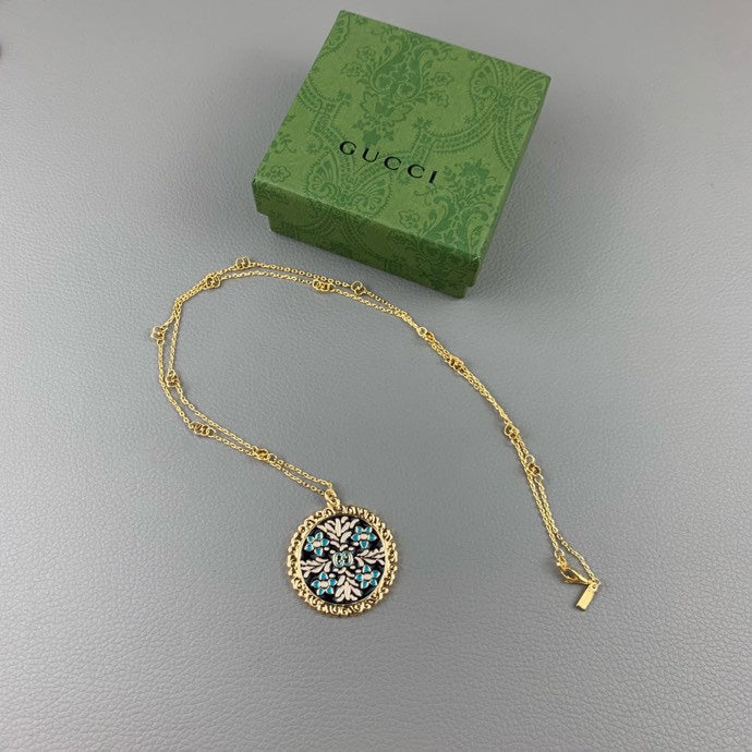 18K Gucci Iconic Floral Pendant Necklace