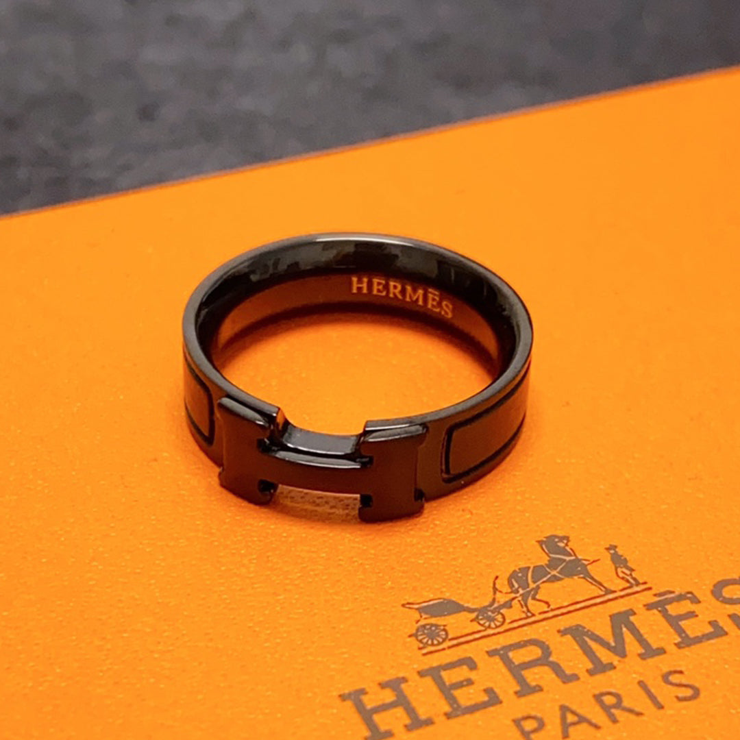 18K Clic Hermes So Black Ring