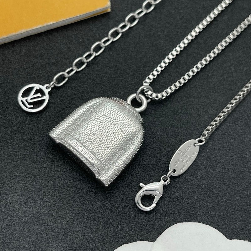 18K Louis Vuitton Dress Gold Necklace