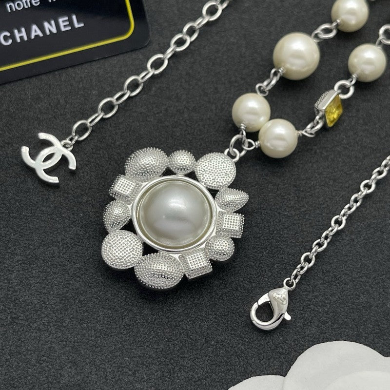 18K Chanel Color Crystal Pearl Chain Necklace