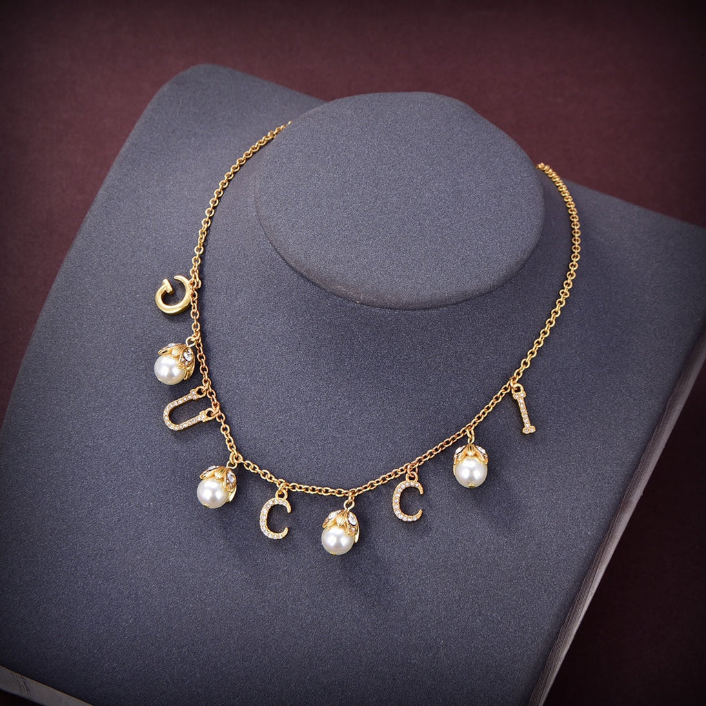 18K Gucci Logo Plaque Embellished Pearl Necklace