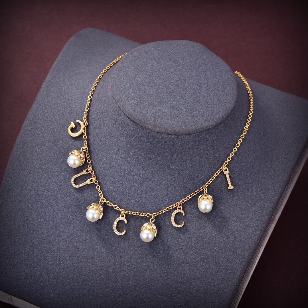18K Gucci Logo Plaque Embellished Pearl Necklace