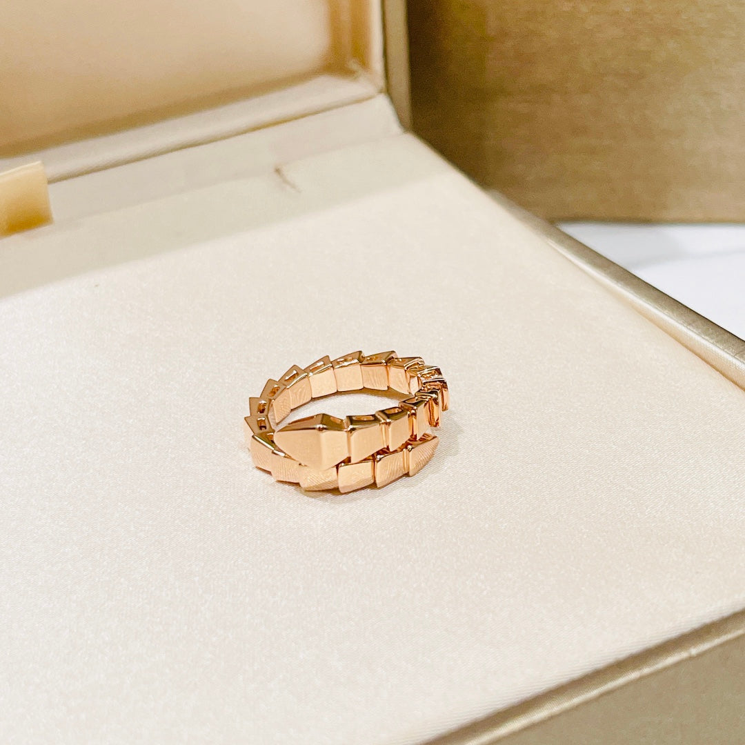 18K BVLGARI BV Serpenti Viper Ring