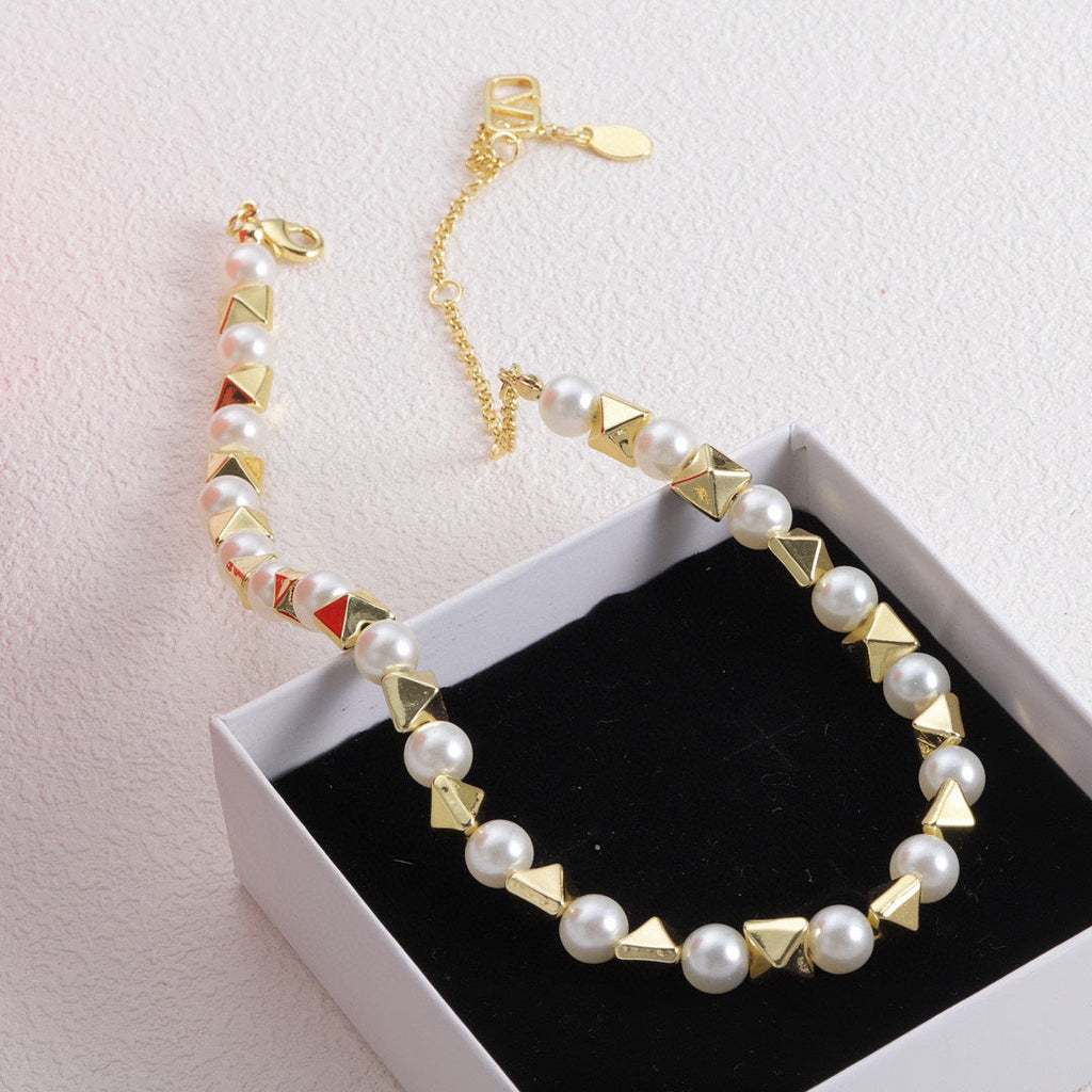 18K Valentino Vlogo Rockstud Pearls Necklace
