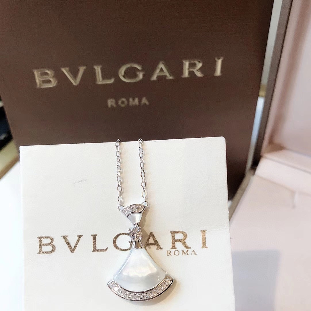 18K BVLGARI BV Divas' Dream Pearls Necklace