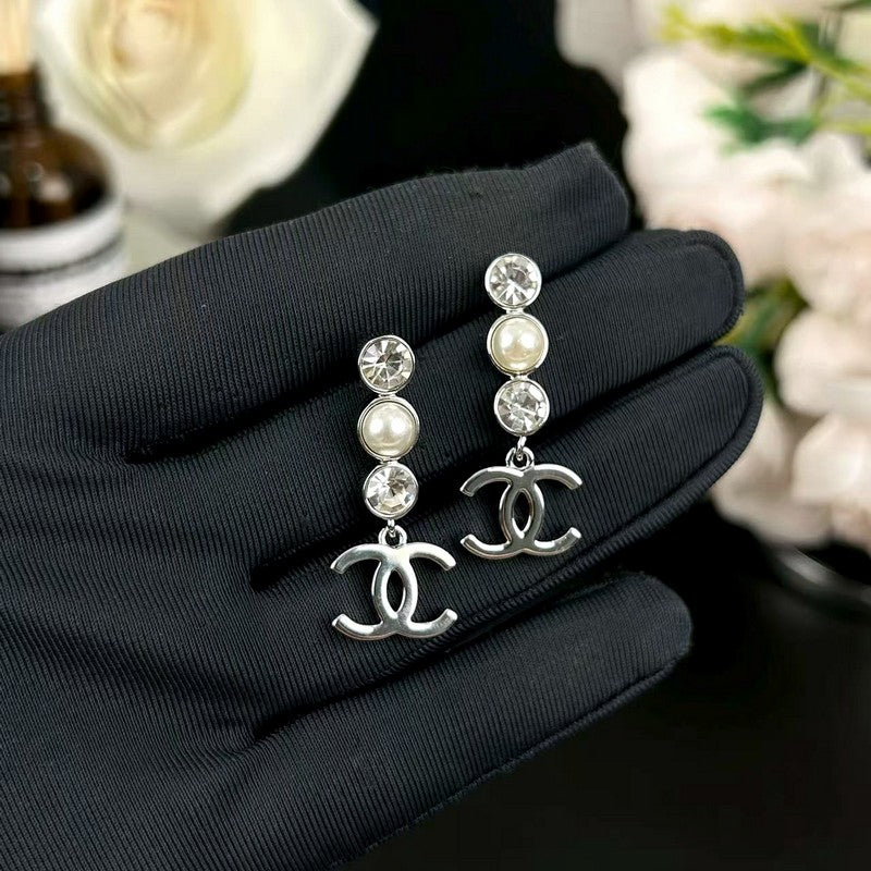 18K Chanel 25B Crystal Earrings
