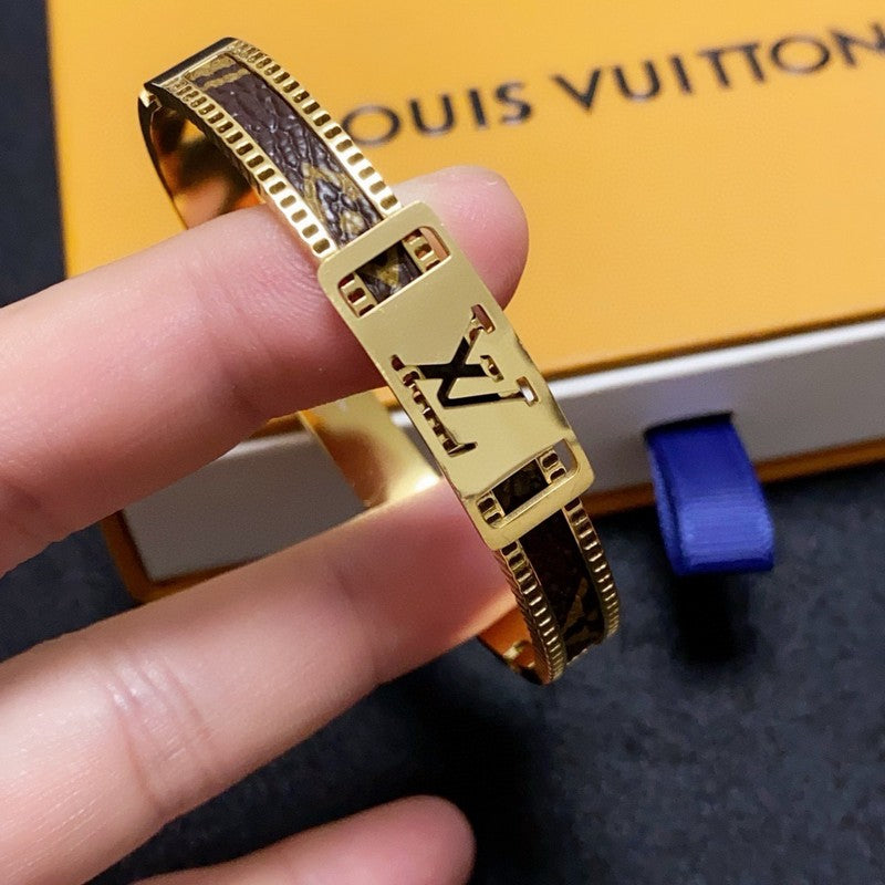 18K Louis Vuitton Vintage Brown Gold Bracelet