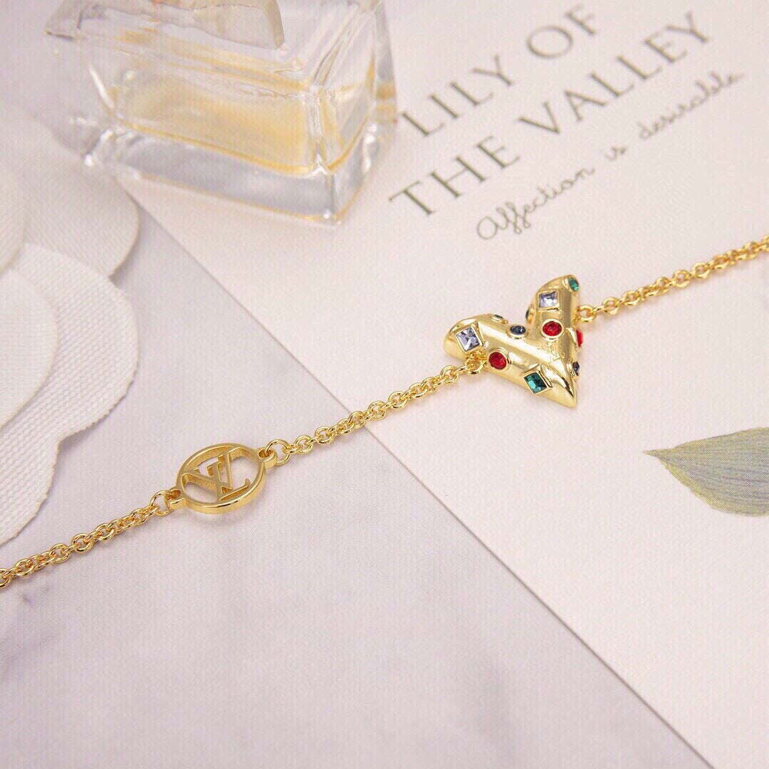 18K Louis Vuitton Essential V Plan隆搂隆搂te Bracelet
