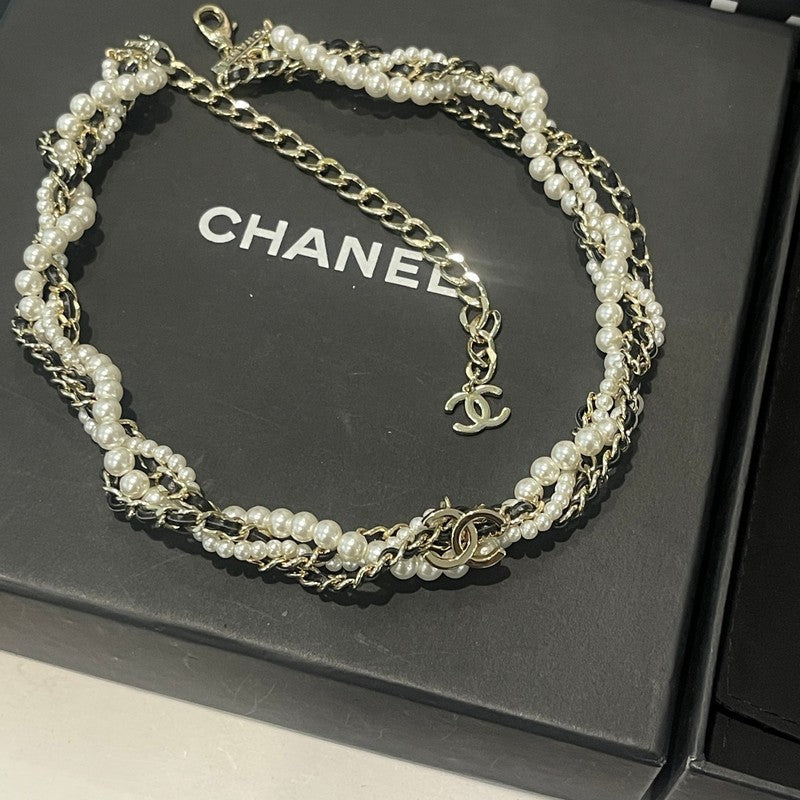18K Chanel Pearls Gold Necklace
