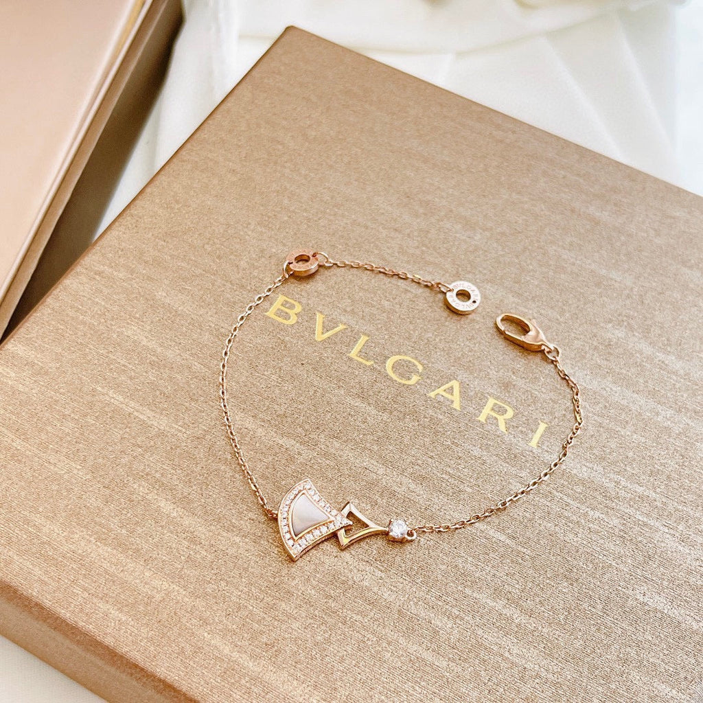 18K BVLGARI BV Divas' Dream Pearl Bracelet