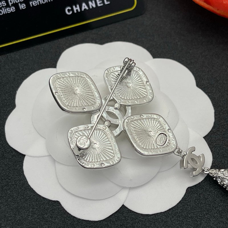 18K Chanel Diamond Shape Drop Brooch