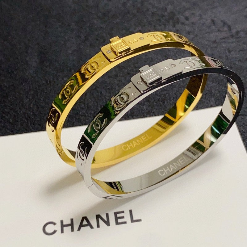 18K Chanel Diamond Bracelet
