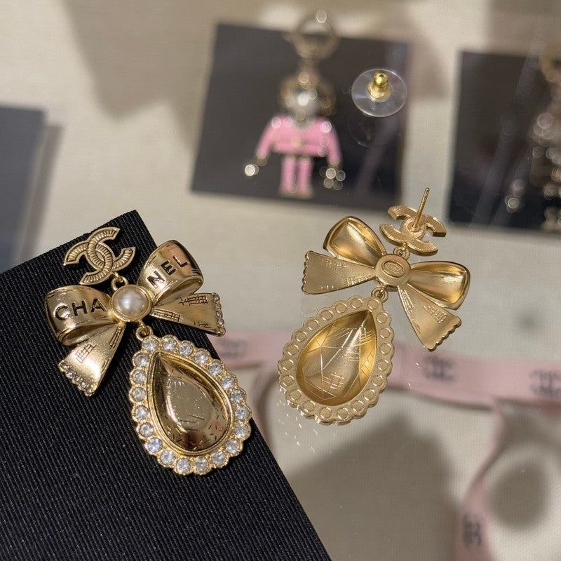 18K Chanel 25K Golden Bow Earrings