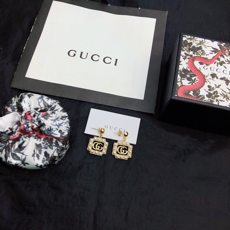 18K Gucci Square Pearls Earrings