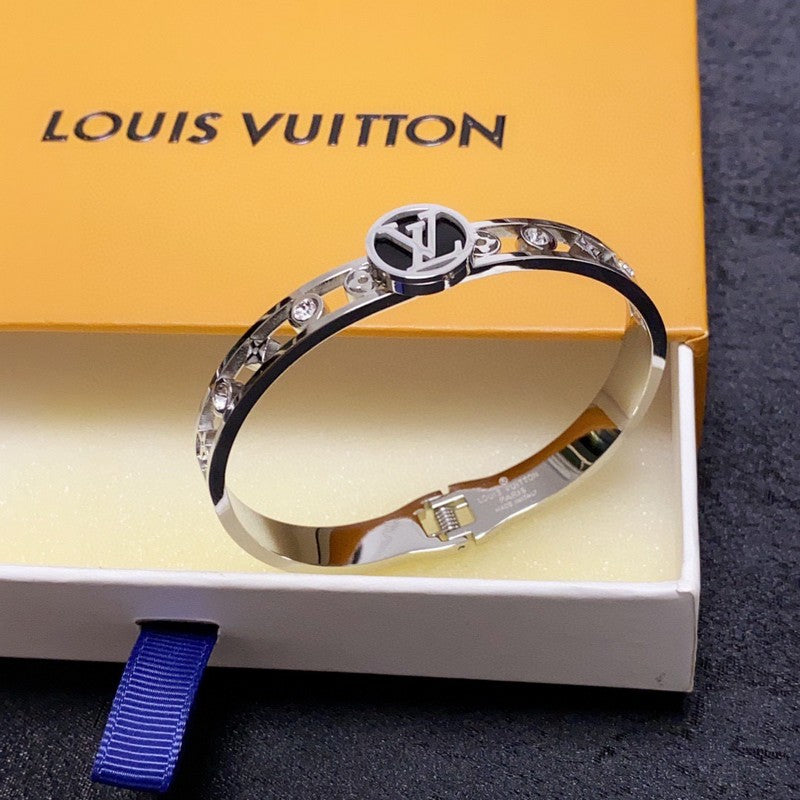 18K Louis Vuitton Diamond Bracelet
