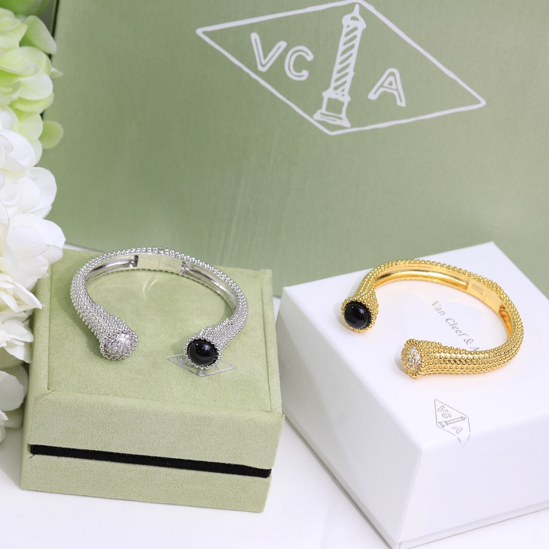 18K Van Cleef & Arpels Perlee Couleurs Bracelet