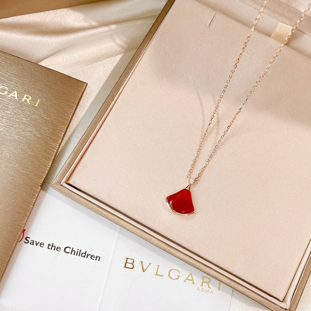 18K BVLGARI BV Divas' Dream Carnelian Necklace