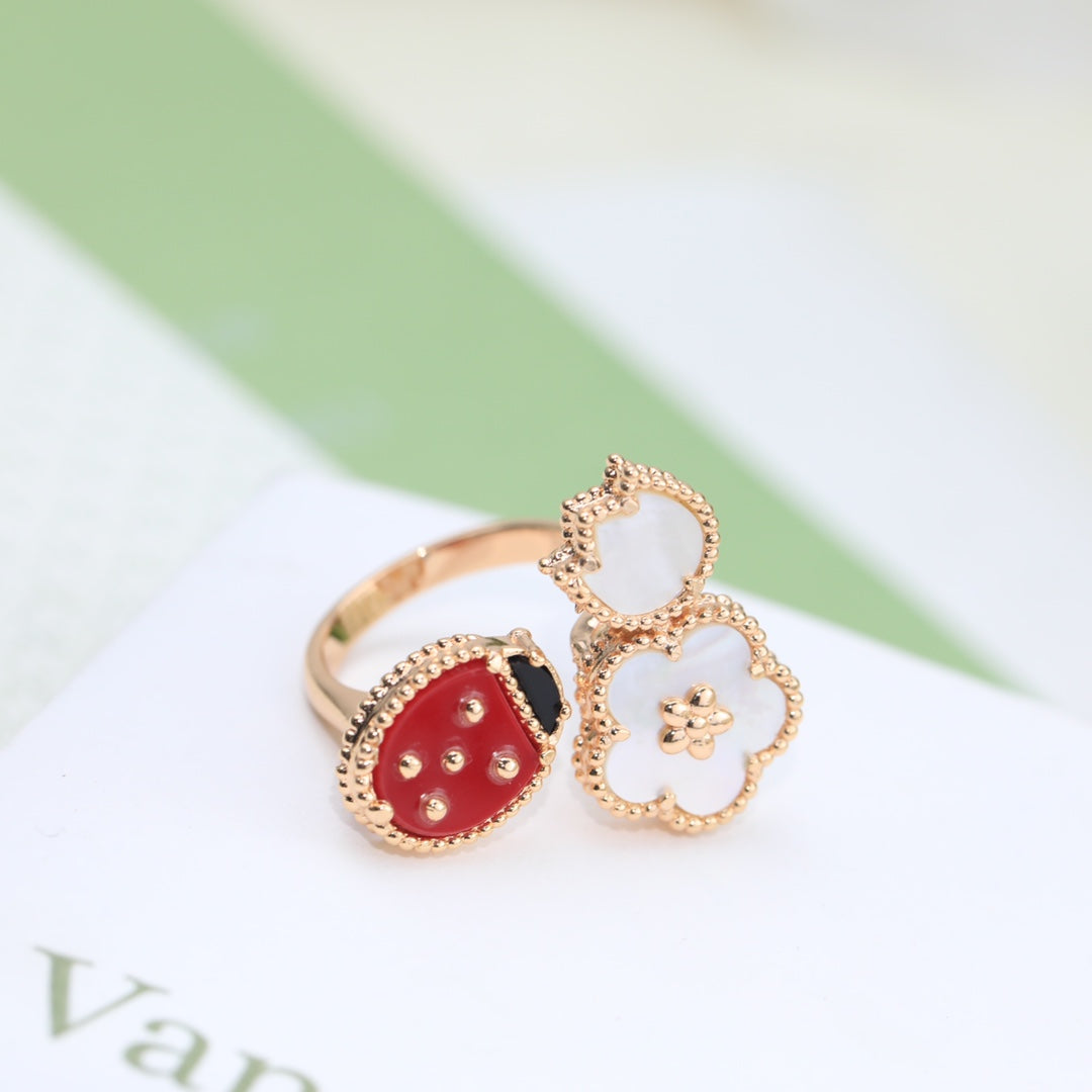 18K Van Cleef & Arpels Lucky Spring Ring