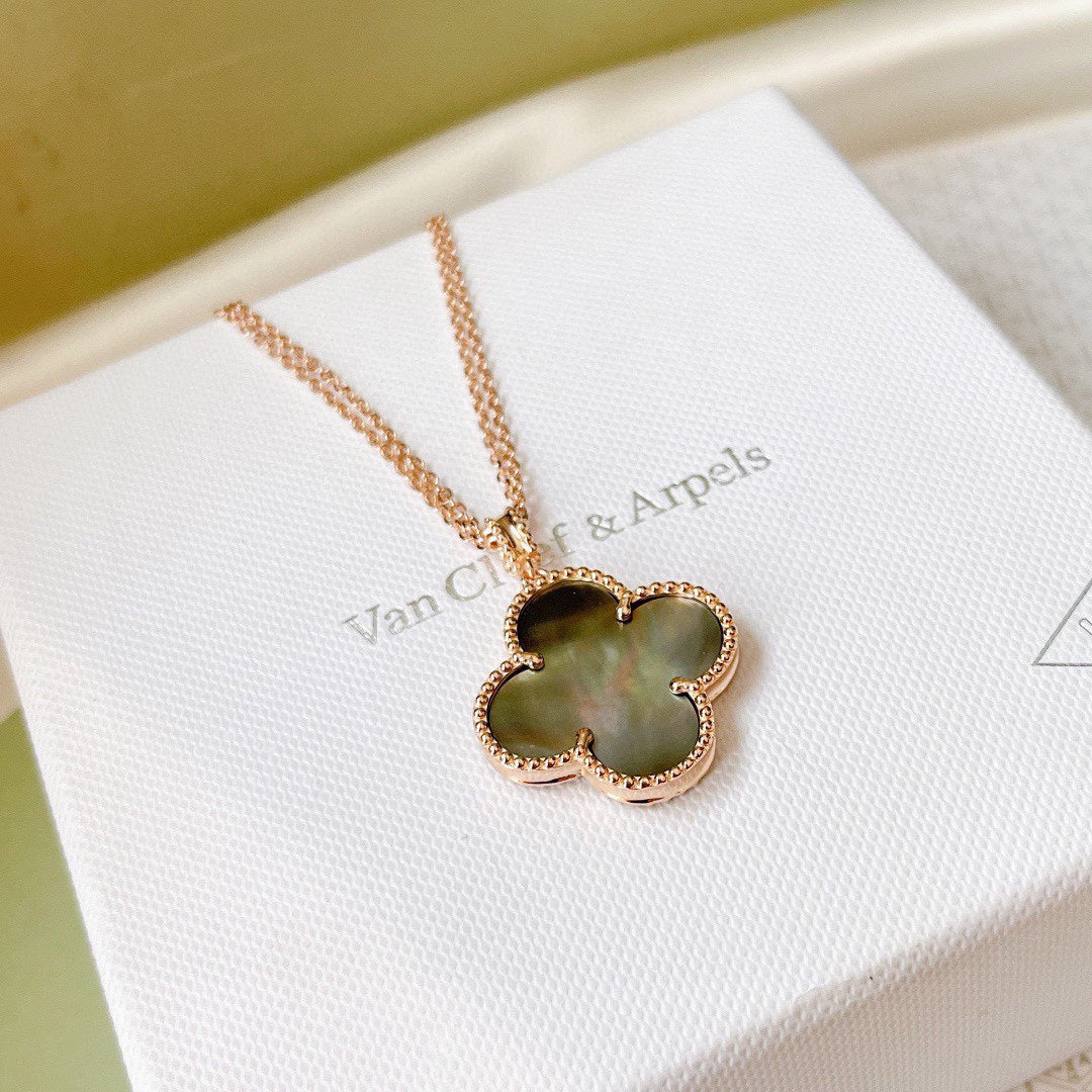 18K Van Cleef & Arpels Magic Alhambra One Motif Pearl Necklace