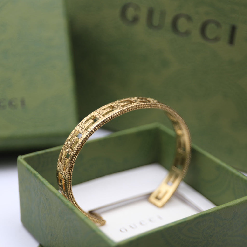 18K Gucci Cube Bracelet
