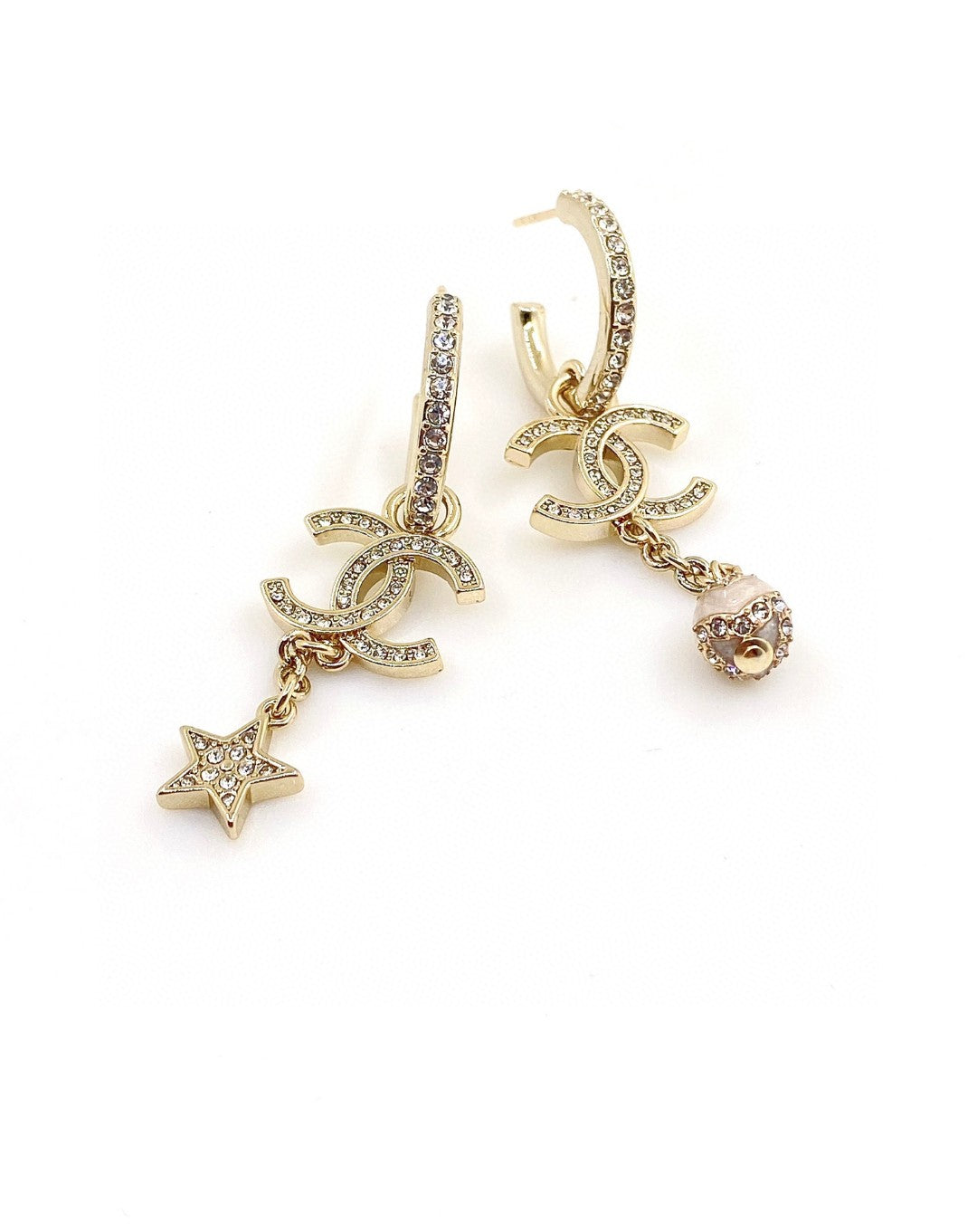 18K Chanel Pearl Long Pendant Earrings