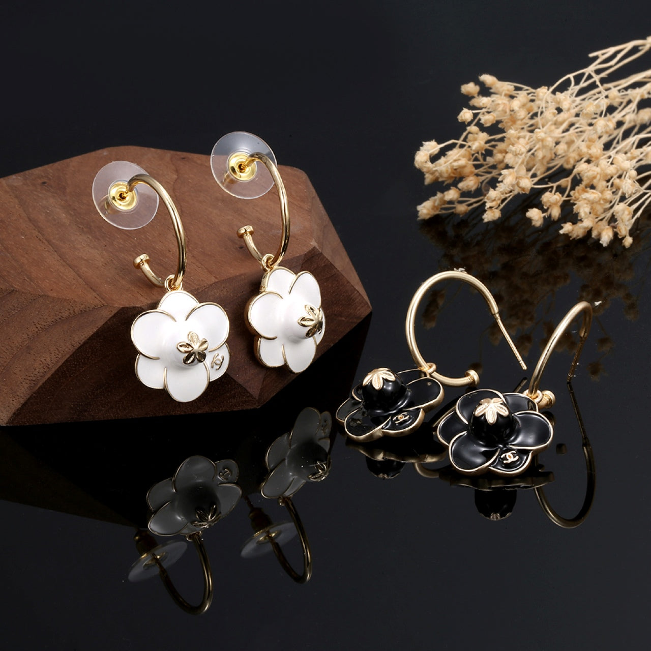 18K Chanel Flower Earrings