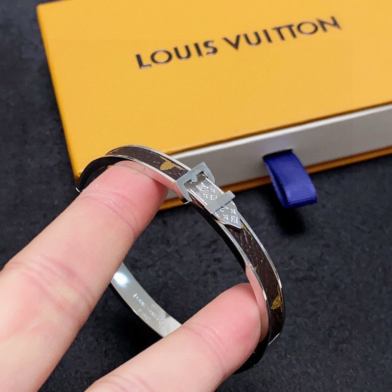 18K Louis Vuitton Vintage White Gold Bracelet