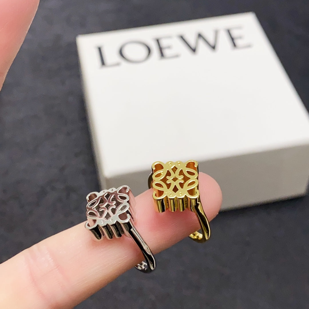 18K Loewe Anagram Single Anagram Ring