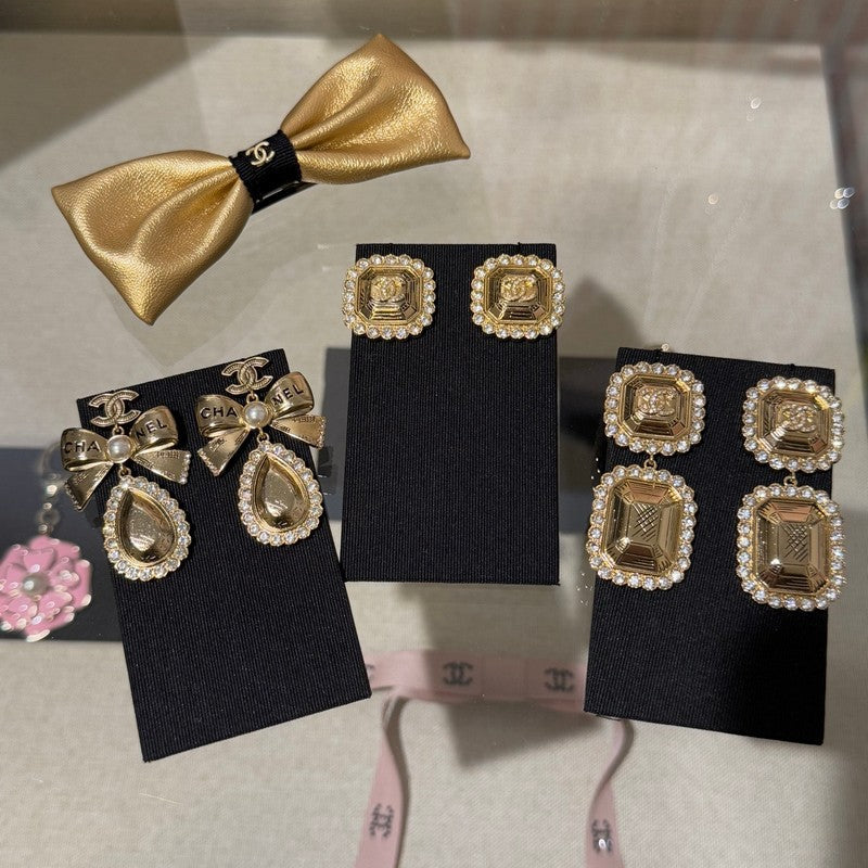 18K Chanel 25K Golden Bow Earrings