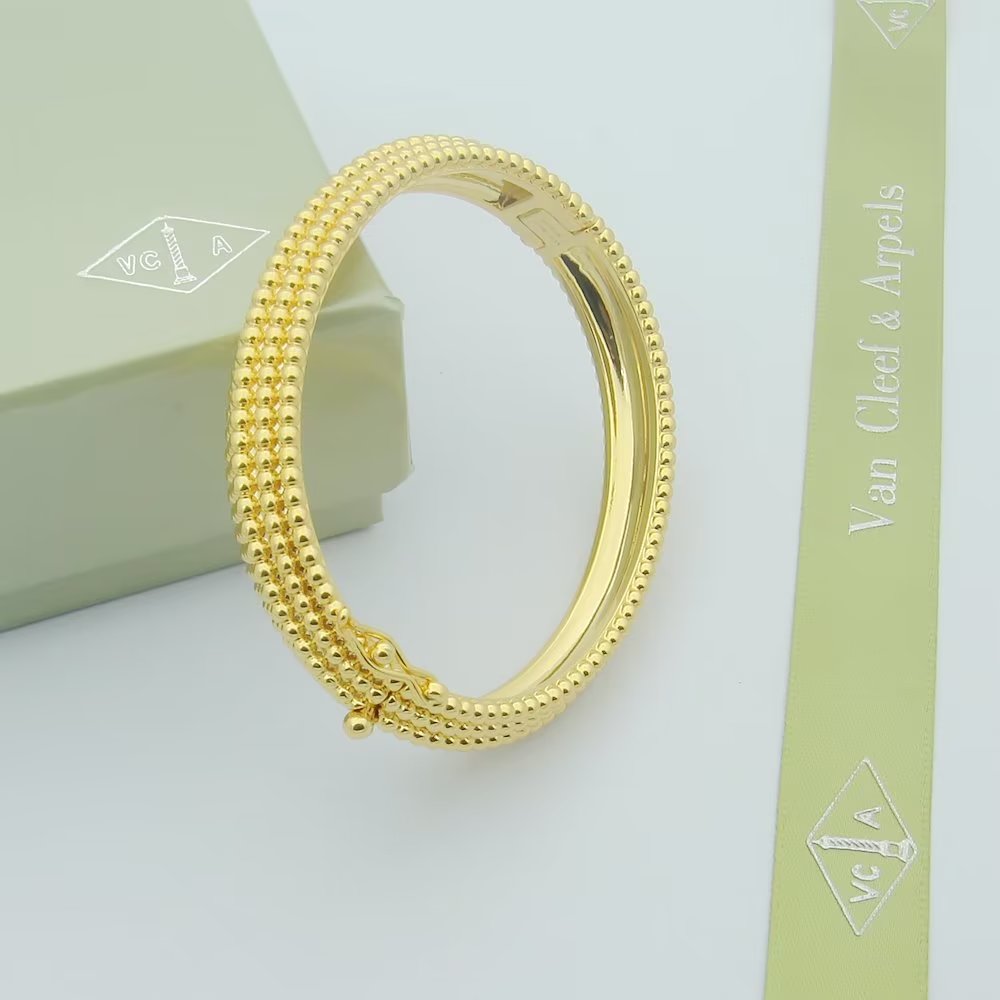 18K Van Cleef & Arpels Perlee Pearls Five Rows Bracelet