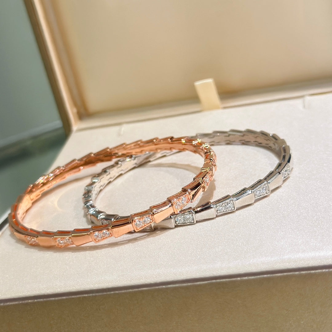 18K BVLGARI BV Serpenti Viper Demi Pave Diamond Bracelet