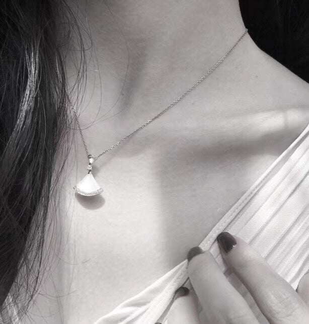 18K BVLGARI BV Divas' Dream Pearls Necklace