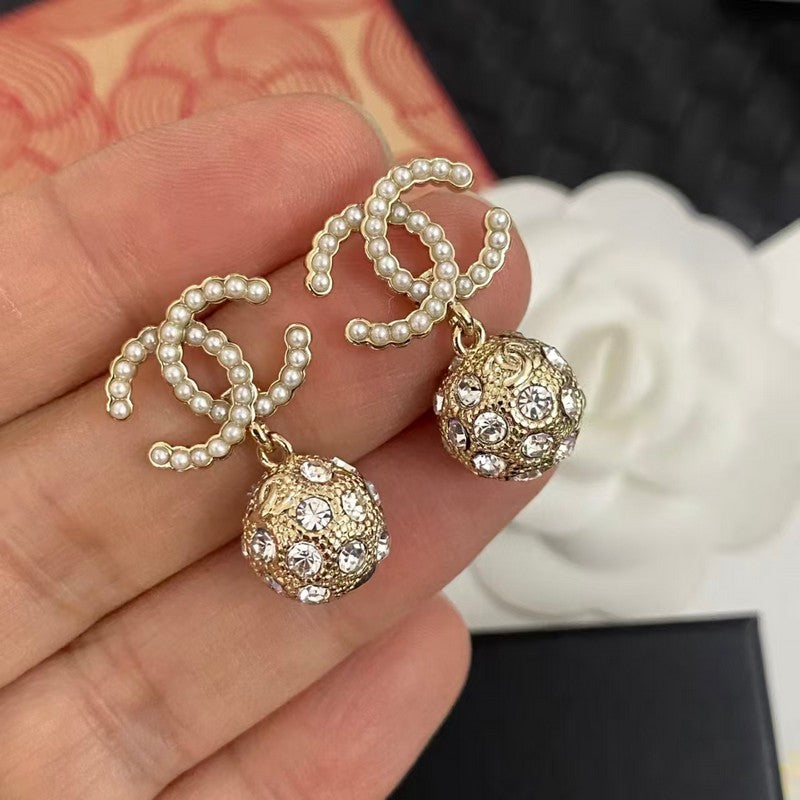 18K Chanel Drop Diamond Earrings