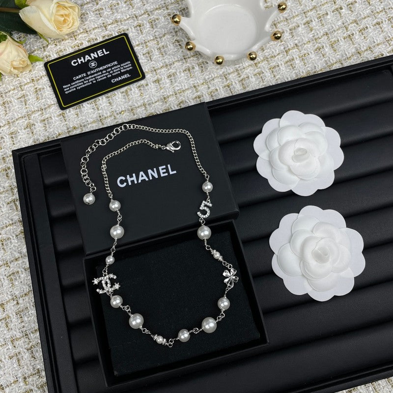 18K Chanel N.5 Choker Diamond Necklace