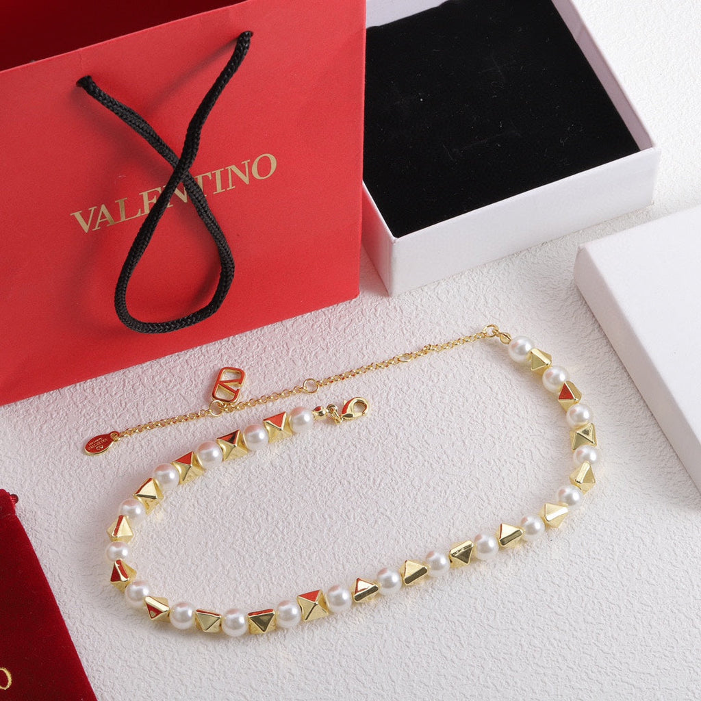 18K Valentino Vlogo Rockstud Pearls Necklace