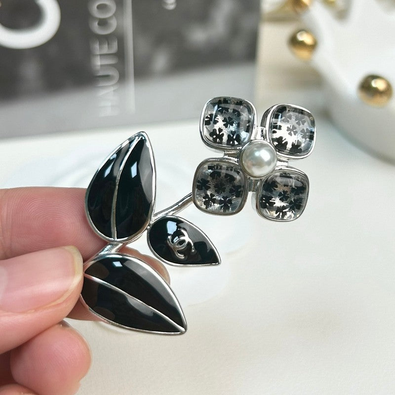 18K Chanel Black Four Leaf Clover Crystal Brooch