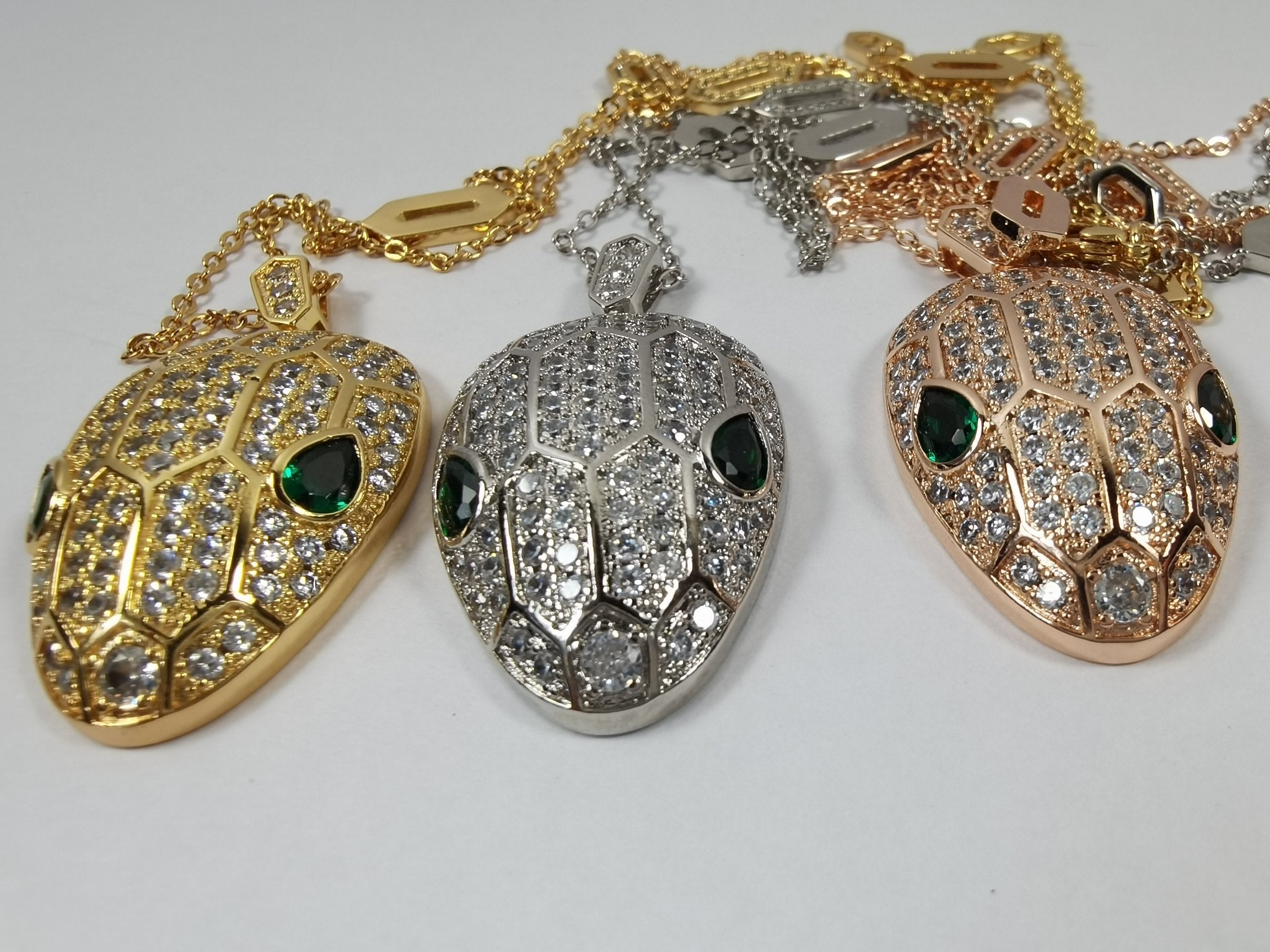 18K BVLGARI BV Serpenti Emerald Necklace