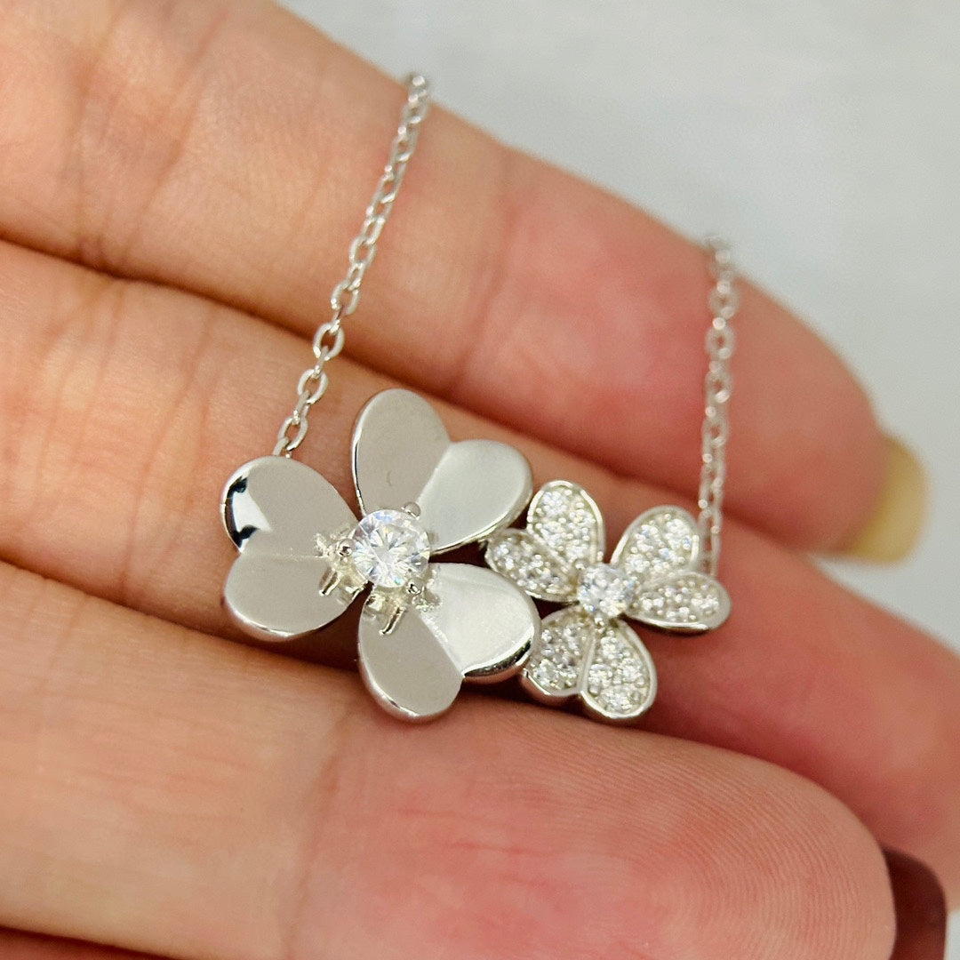 18K Van Cleef & Arpels Frivole Clover Clover Necklace