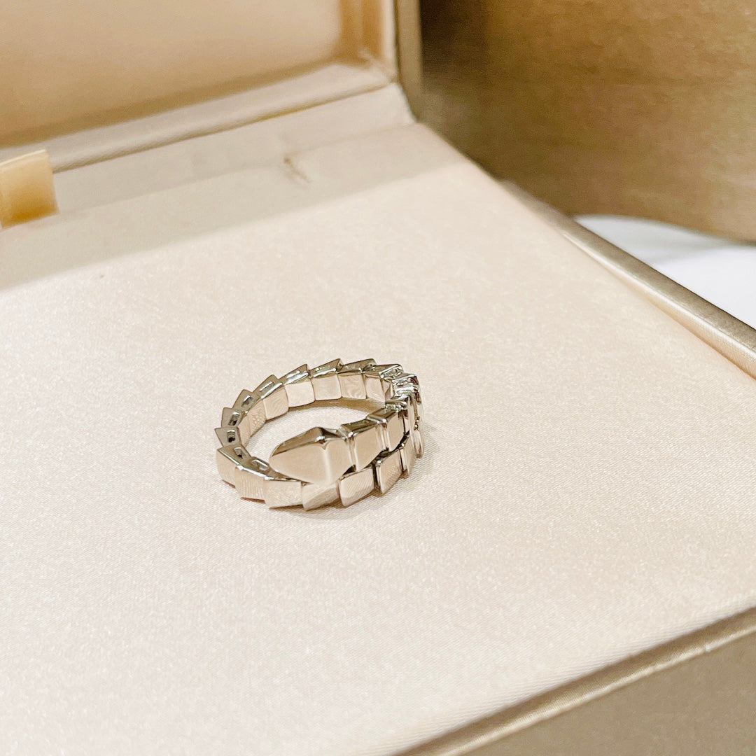 18K BVLGARI BV Serpenti Viper Ring