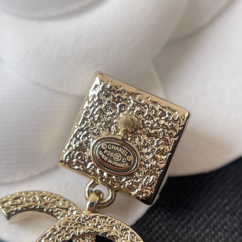 18K Chanel 26C Black & White Pearl Gold Earrings
