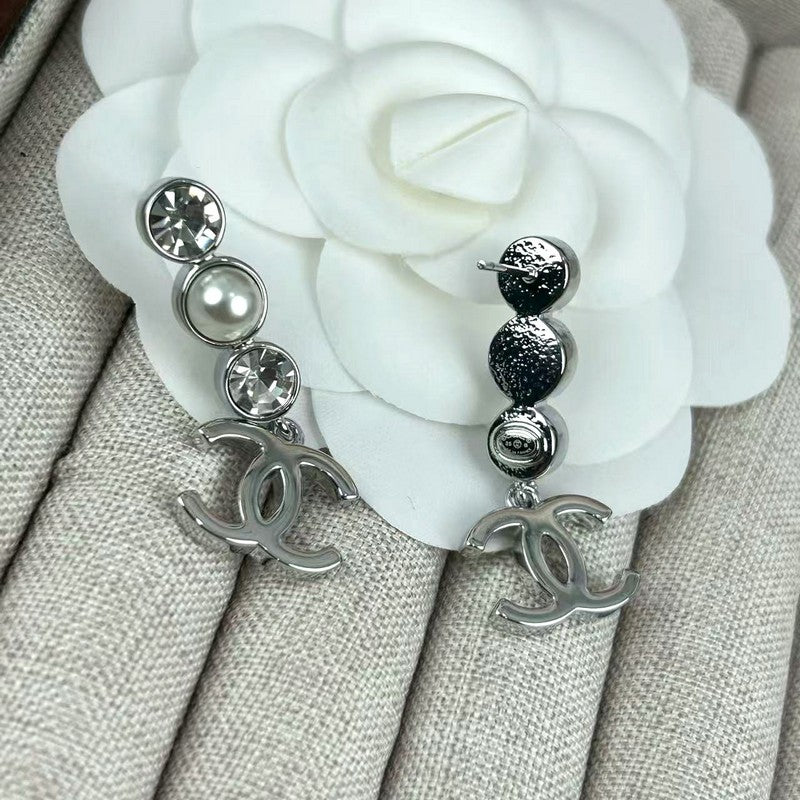 18K Chanel 25B Crystal Earrings