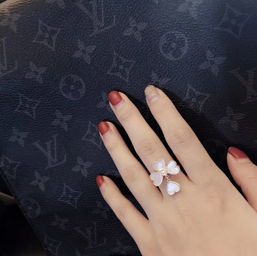 18K Van Cleef & Arpels Sweet Alhambra Effeuillage Pearls Ring